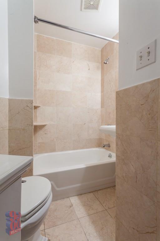 Building Photo - 410 E 13th St