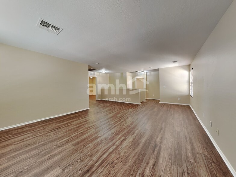 Building Photo - 3219 W Saint Anne Ave