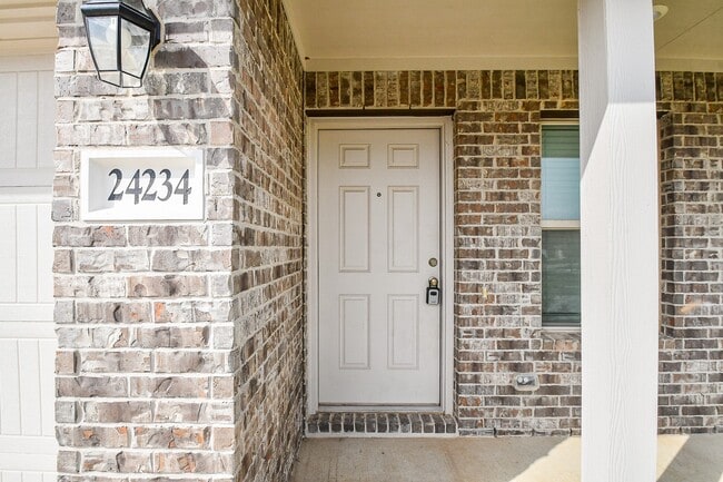 Building Photo - 24234 High Country Dr