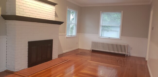 Building Photo - 54 Lambert St