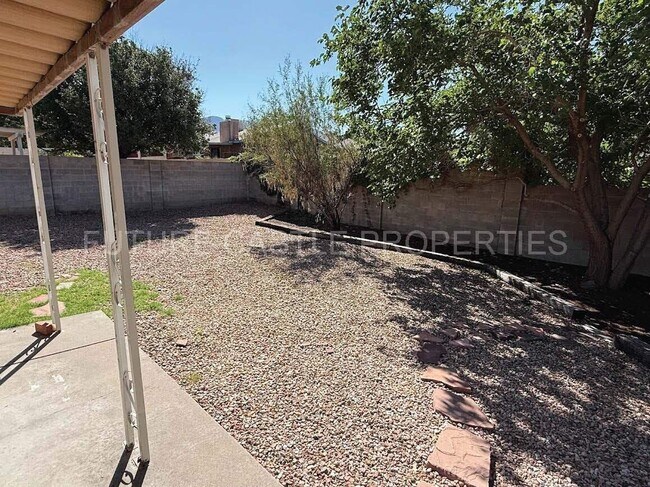 Building Photo - 11104 Hagen Rd NE