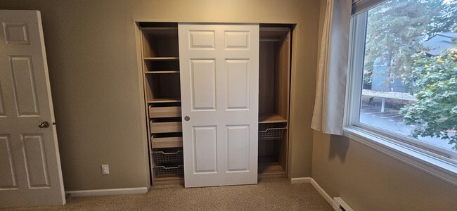 Building Photo - 11112 NE 124th Ln