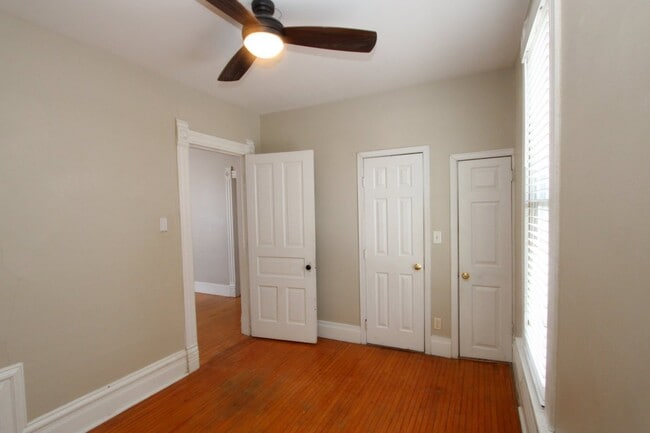 Building Photo - 17 W Crystal Lake Ave