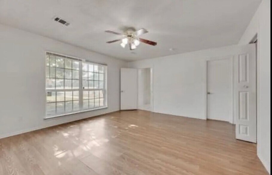 Building Photo - 611 Wilson Ct