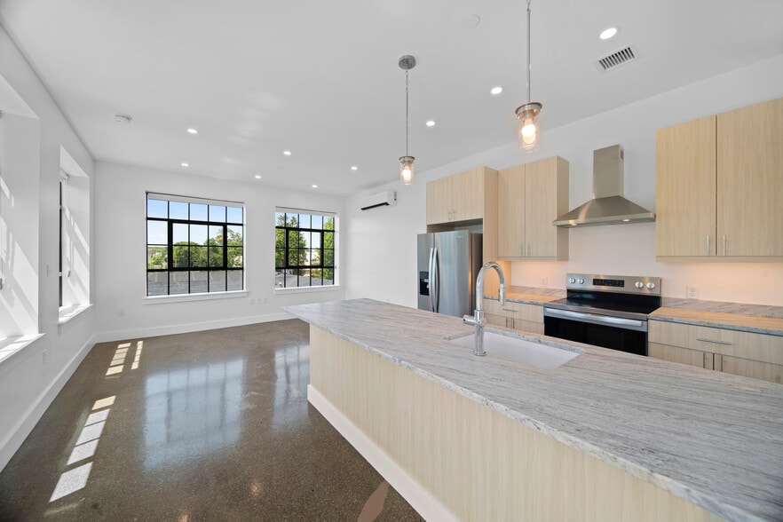 Building Photo - Rumery Lofts