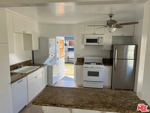 Building Photo - 13636 Cerise Ave