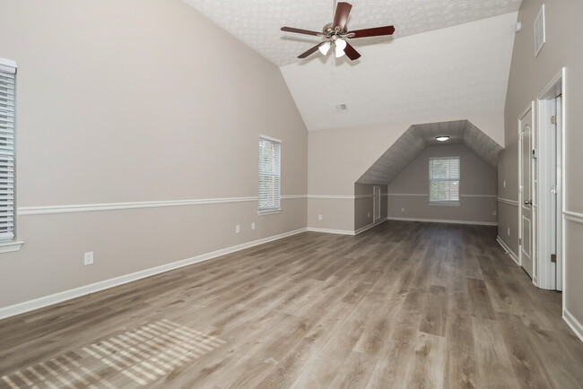 Building Photo - 162 Gabion Loop