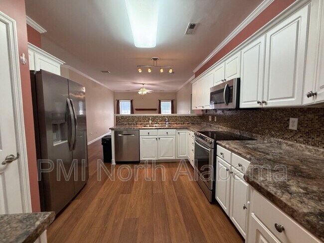 Building Photo - 134 Canterbury Dr