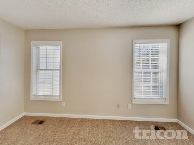 Building Photo - 1117 Woodbriar St