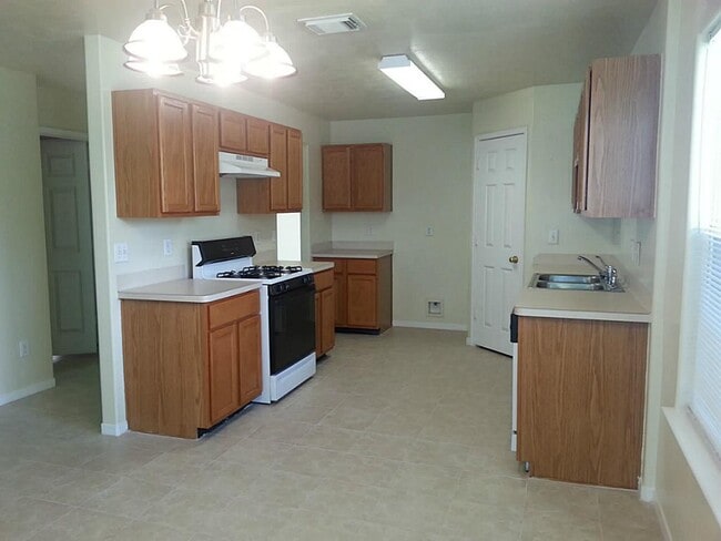 Building Photo - 23319 Cape Cottage Ct