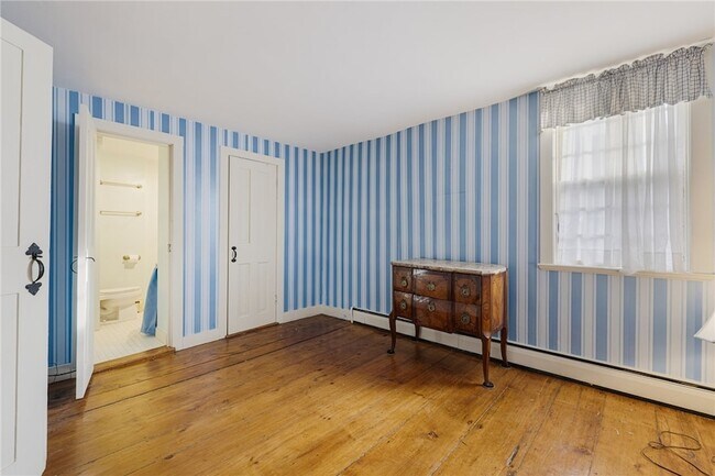 Building Photo - 73 Thames St