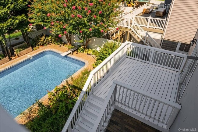 Building Photo - 869 Beach St