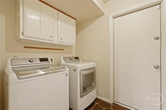 Building Photo - 609 Indigo Cir