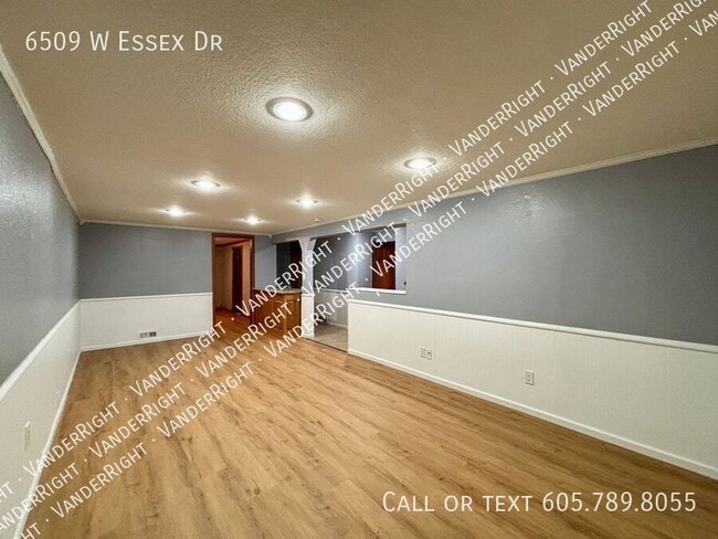 Building Photo - 6509 W Essex Dr