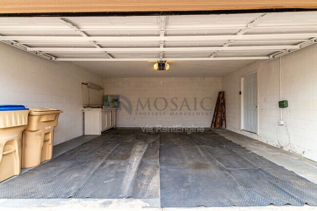 Building Photo - 17255 Ledferd Ln