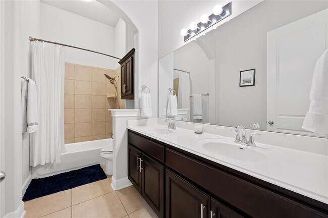 Building Photo - 3828 Vinalopo Dr