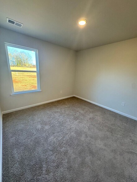 Building Photo - 914 W Sumter St