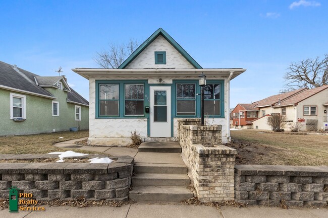 Building Photo - 3 Bedroom Home in South Saint Paul