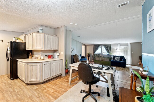 Building Photo - 151 Turning Point Ln