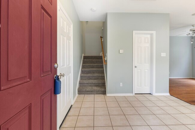 Building Photo - 229 Summerhaze Cir