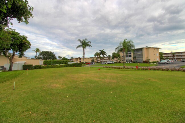 Building Photo - 2721 Garden Dr N