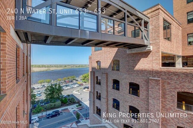 Building Photo - 240 N Water St