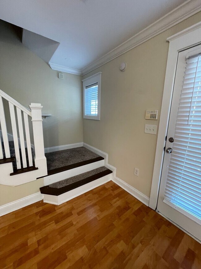 Building Photo - 07-212 Warrior