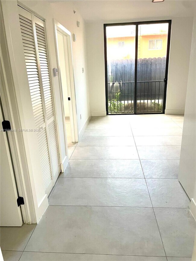 Building Photo - 1547 NW 2nd St