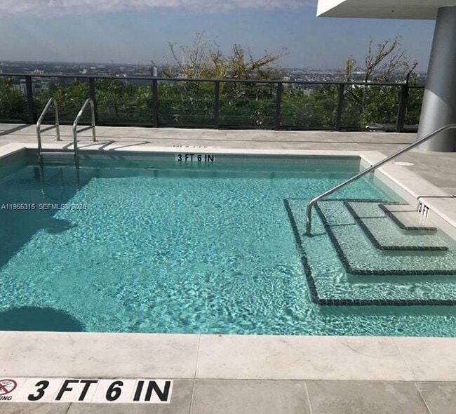 Building Photo - 1600 NE 1st Ave