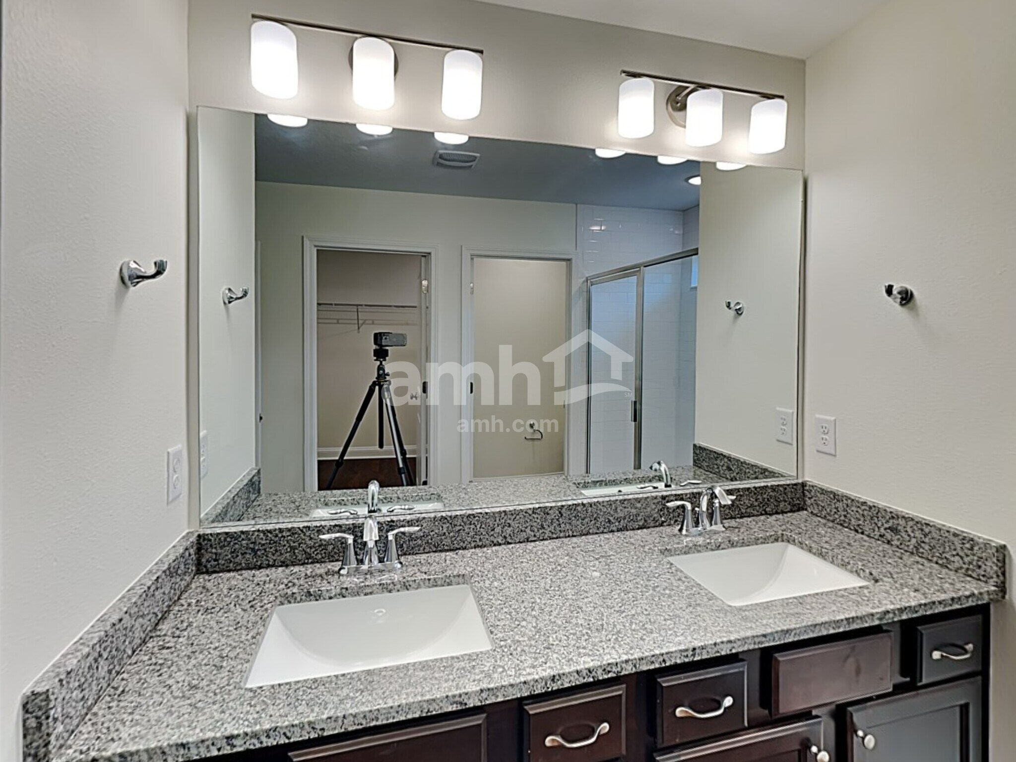 Building Photo - 185 Onate Cir