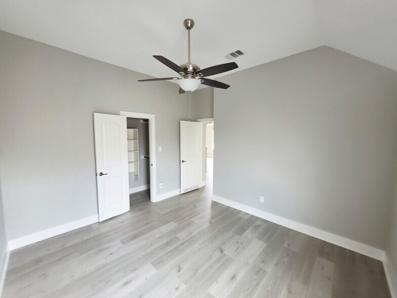 Building Photo - 4822 La Santa Rd