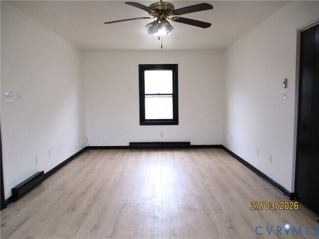 Building Photo - 13370 Greenwood Rd