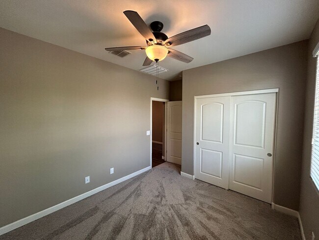 Building Photo - 14825 N 171st Dr