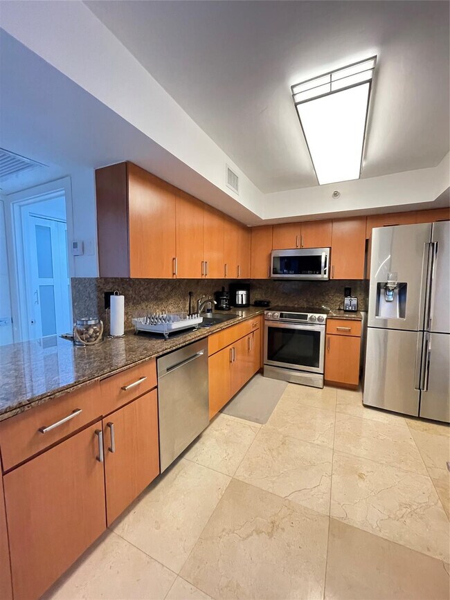 Building Photo - 19101 NE 36th Pl