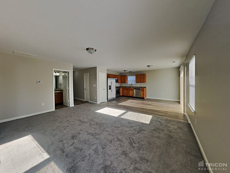Building Photo - 571 Reed Ct
