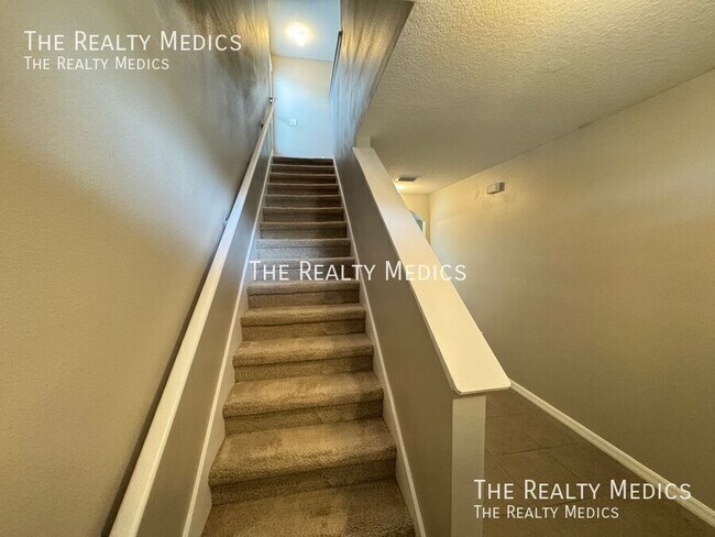 Building Photo - 1018 Ashentree Dr