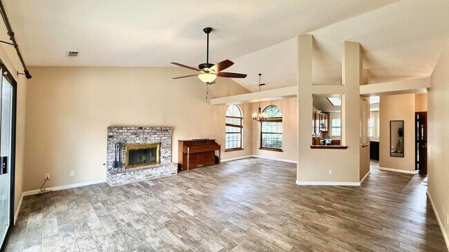 Building Photo - 5948 W Crowley Ave