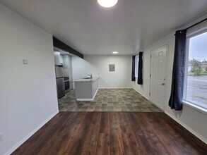 Building Photo - 1054-1066 Sun Rd