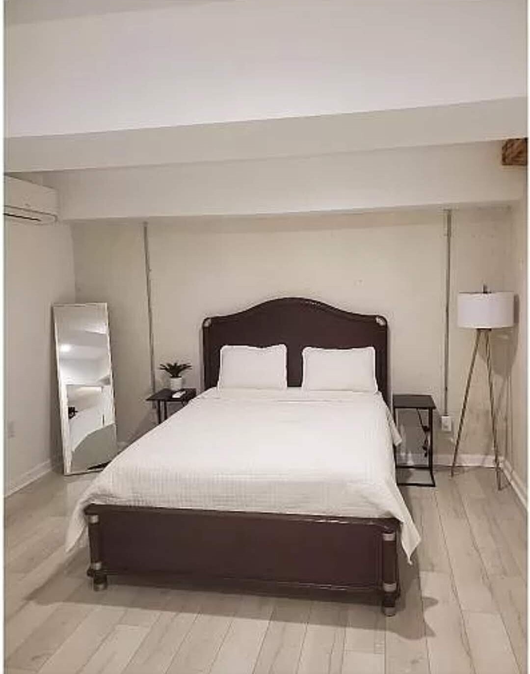 Master Bedroom - 155 Rivershyre Cir