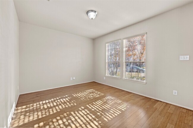 Building Photo - 12638 Riverhill Ct