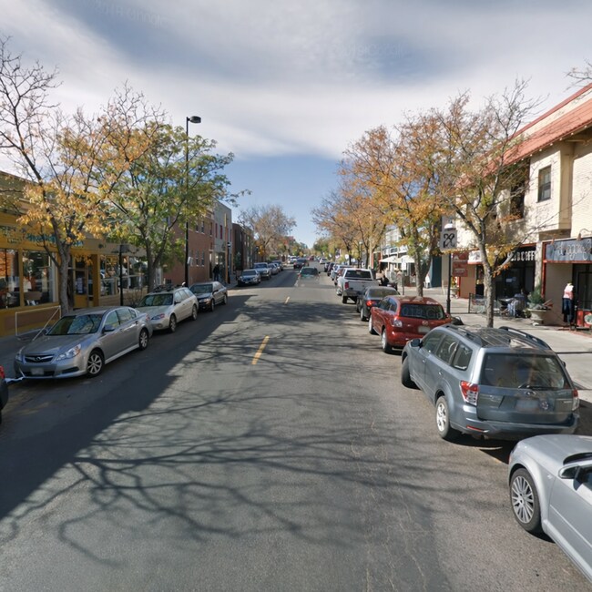 Building Photo - Rare Highlands Location w/ Parking Spot & Laundry On-Site! 32nd & Lowell