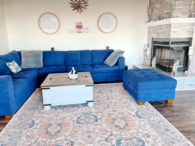 Building Photo - Wailuku Heights Executive Style 3Bed/2Bath Furnished Upstairs Home - Pool w/ cabanas - Most Utili...