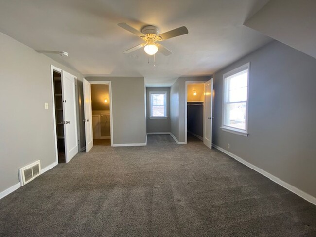 Building Photo - 2 Bedroom 1 Bathroom Home Available in Spr...