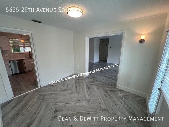 Building Photo - 5625 29th Ave S