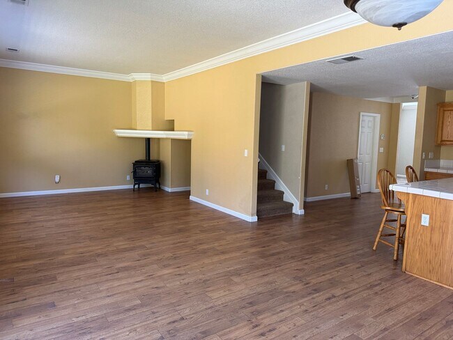 Building Photo - Sunny Cutten House Tier 1