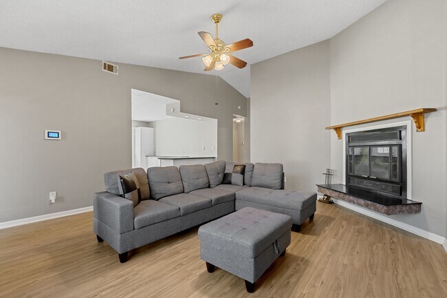 Building Photo - 4421 Smokey Lake Dr