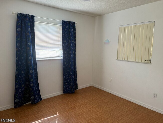 Building Photo - 212 Davis Rd