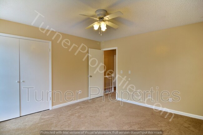 Building Photo - 121 Manorwood Ct