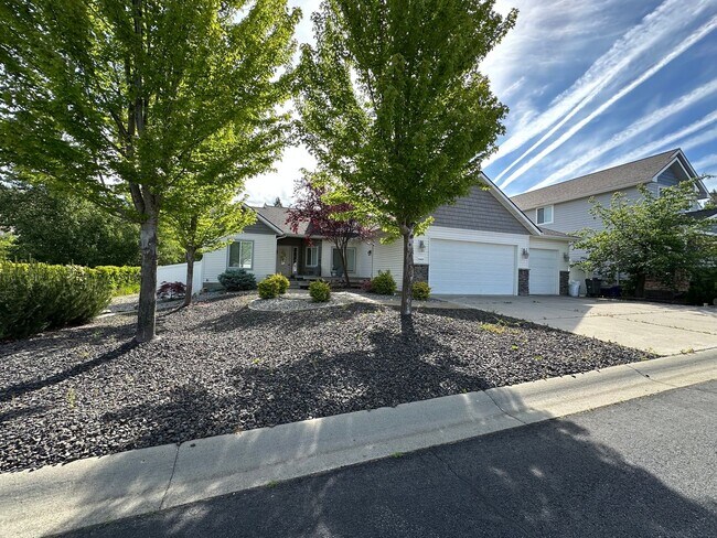 Building Photo - Spacious One-Level Living – 3 Bedrooms, 2 Baths, Central Valley School District