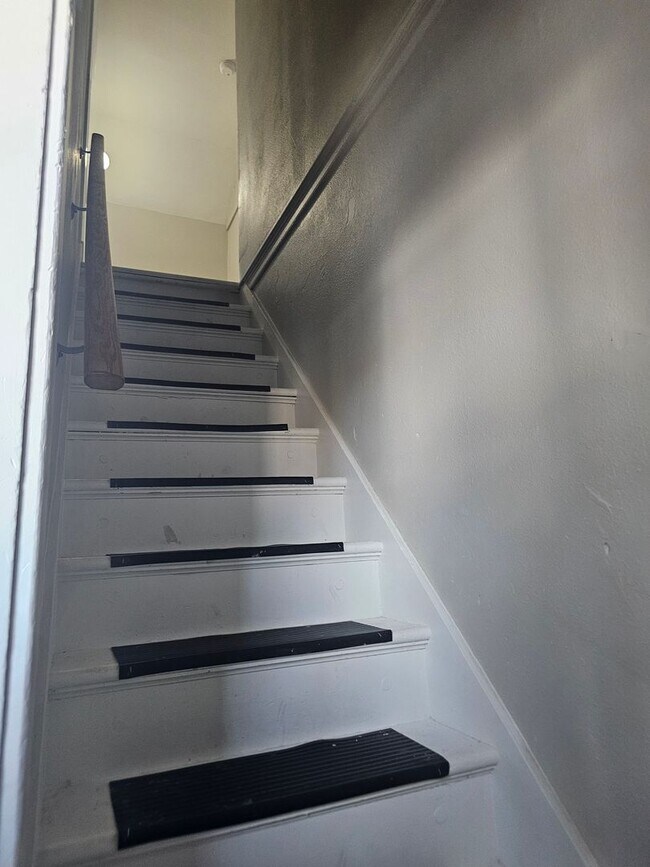 Building Photo - 2109 Roosevelt St